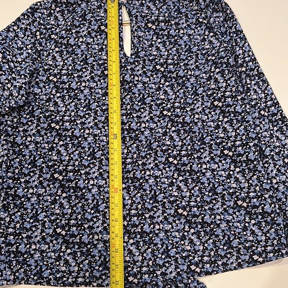 Michael Kors gorgeous navy blue floral blouse Keyhole front opening long sleeves - Picture 11 of 12